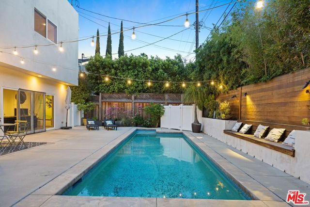 4255 Saint Clair Avenue, Studio City CA: https://media.crmls.org/mediaz/d56418b8-f056-423b-a2e3-504c990e92dd.jpg