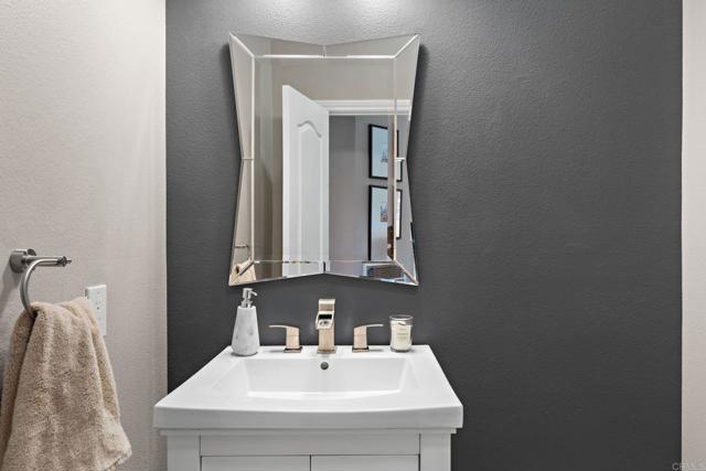 834 S Cedros, Solana Beach CA: https://media.crmls.org/mediaz/d5658ebd-1425-4ad6-8340-f15b14973ff5.jpg