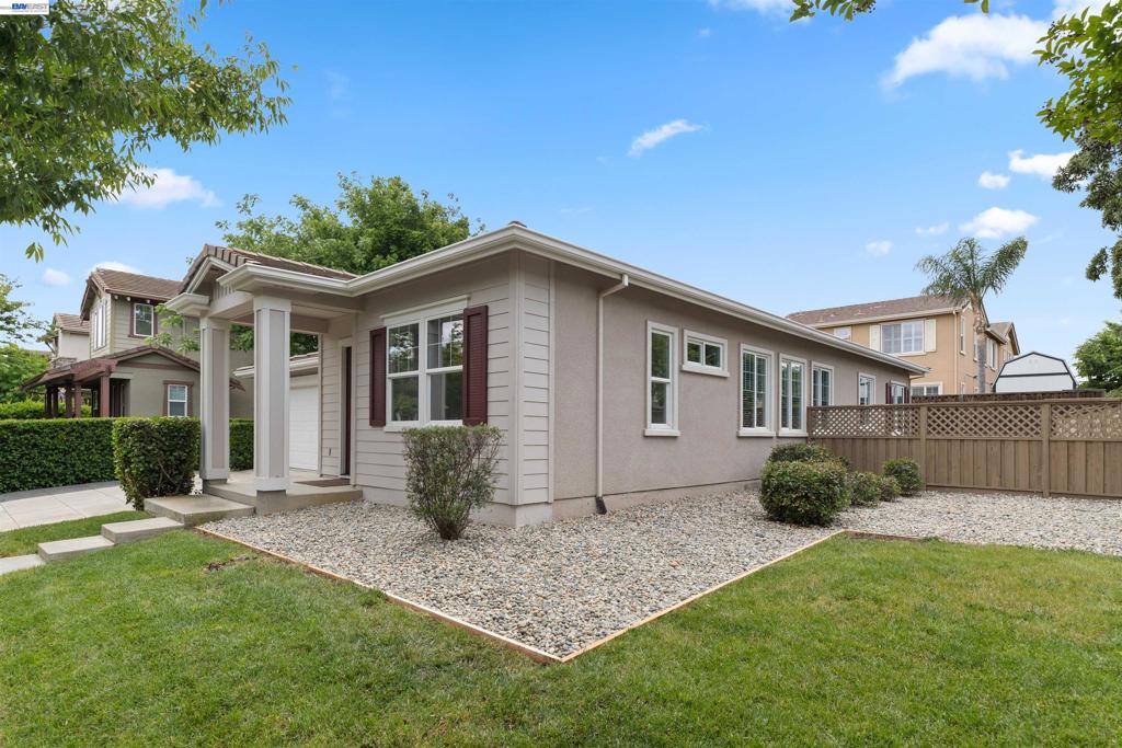 327 Goodall Dr