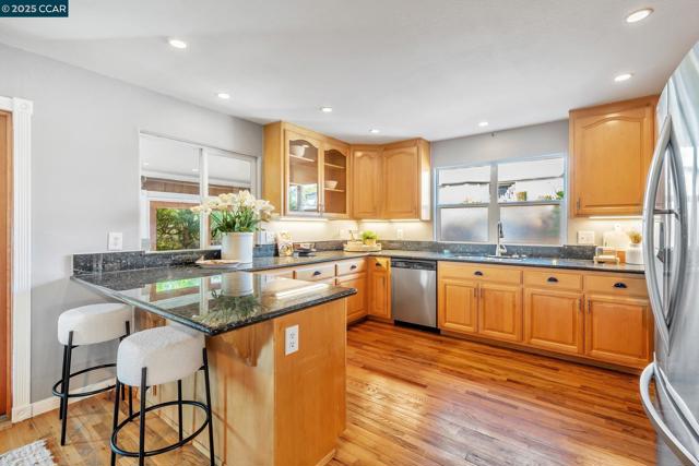 300 Saint Augustine Ct, Benicia CA: https://media.crmls.org/mediaz/d565d3f8-2802-4135-8c08-c82b59fd5a39.jpg