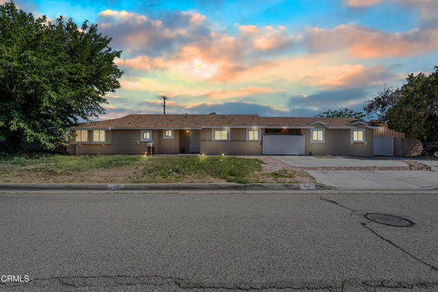543 E Avenue J1, Lancaster CA: https://media.crmls.org/mediaz/d565d6fd-832f-4f93-937d-aaae1224b265.jpg