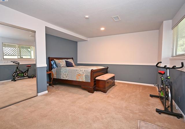 5295 Winifred Dr, Castro Valley CA: https://media.crmls.org/mediaz/d565ee10-1363-4b04-abbe-542cb7529426.jpg