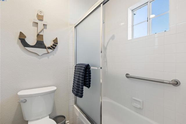 5409 Cameo Ct, Pleasanton CA: https://media.crmls.org/mediaz/d5664f7d-fe3e-4fb2-b804-1d0cda9adb56.jpg