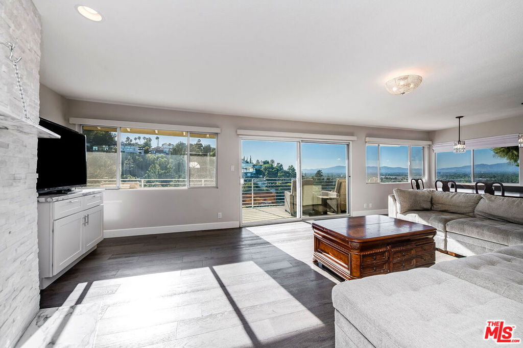 3909 Glenridge DriveSherman Oaks image #6