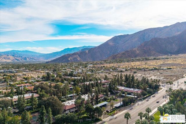 2860 N Los Felices Road, Palm Springs CA: https://media.crmls.org/mediaz/d5675daf-579f-4520-918f-5e65e6244cdb.jpg