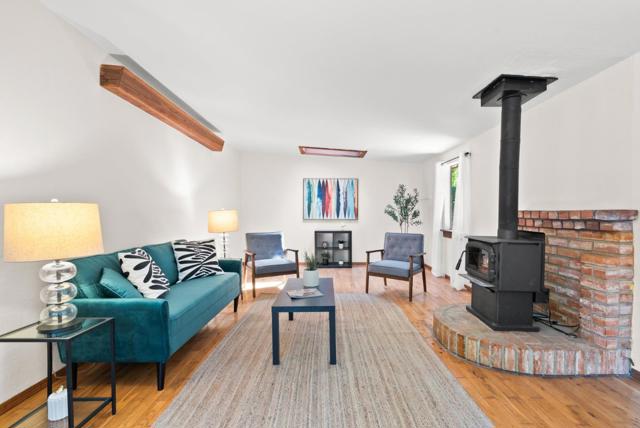 155 Rowardennan Drive, Ben Lomond CA: https://media.crmls.org/mediaz/d5676566-ca79-4ab7-8a83-71fc7c3d7eda.jpg