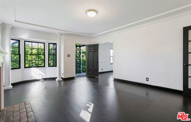 508 N San Vicente Boulevard, West Hollywood CA: https://media.crmls.org/mediaz/d567b716-7a01-47dd-a2f7-ff580e8eaf7f.jpg