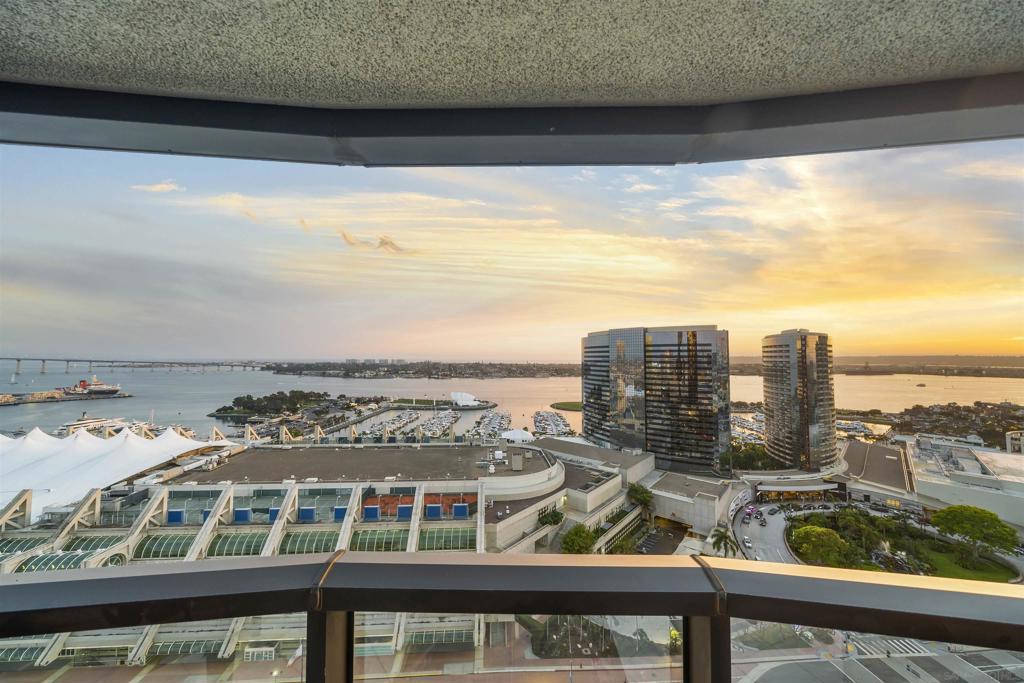 100 Harbor Dr - photo 4