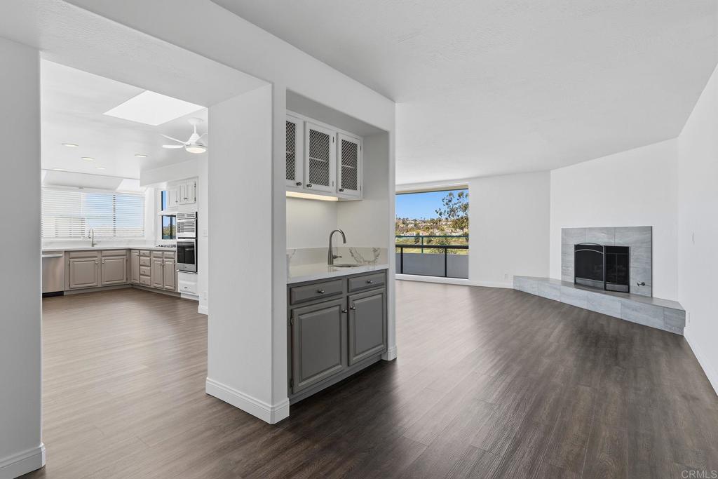 2558 Navarra Drive - photo 4