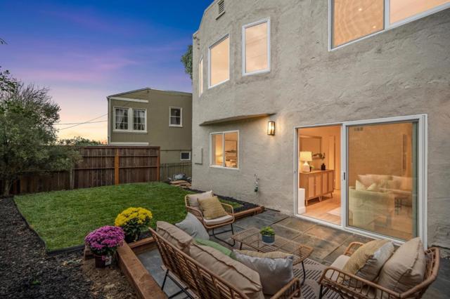 929 Darien Way, San Francisco CA: https://media.crmls.org/mediaz/d56b625a-a141-46b3-a9d5-cec81f30ae7d.jpg