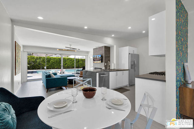 587 N Calle Marcus, Palm Springs CA: https://media.crmls.org/mediaz/d56b8f5a-13b2-4338-b971-613c5550dc1f.jpg