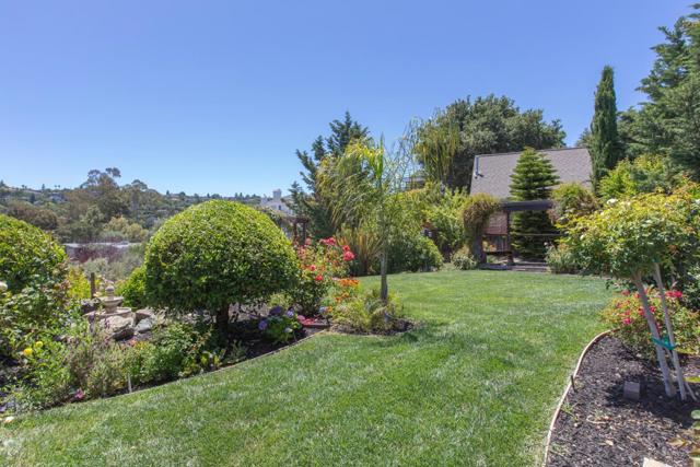 436 Summit Drive, Redwood City CA: https://media.crmls.org/mediaz/d56c28e5-f10a-484f-815d-e56945f21664.jpg