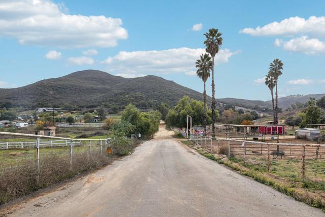 26086 Bear Valley Heights Road, Escondido CA: https://media.crmls.org/mediaz/d56c4b57-7e5d-492c-8a2c-1e588b97e042.jpg