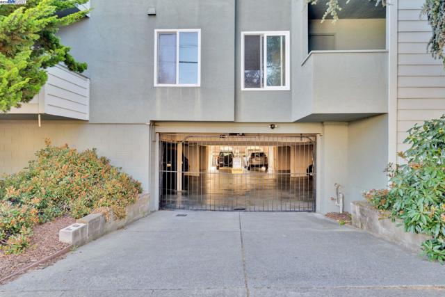 415 Cornell Ave, Albany CA: https://media.crmls.org/mediaz/d56c51cd-b302-4108-8e46-26ef90d14491.jpg