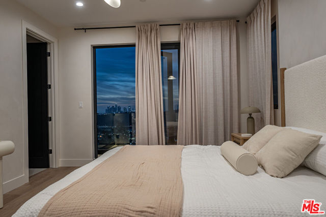 812 W Avenue 37, Los Angeles CA: https://media.crmls.org/mediaz/d56d24bd-0c11-4e11-b1fa-ae1d9a4324a2.jpg