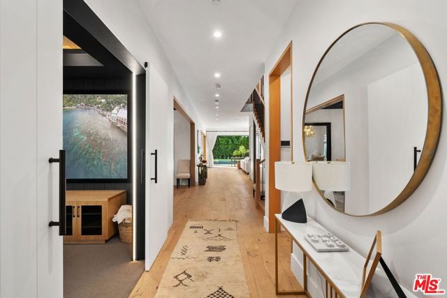 4937 Rubio Avenue, Encino CA: https://media.crmls.org/mediaz/d56dafc4-fb3c-4dc1-890a-ab53ba26d8f3.jpg