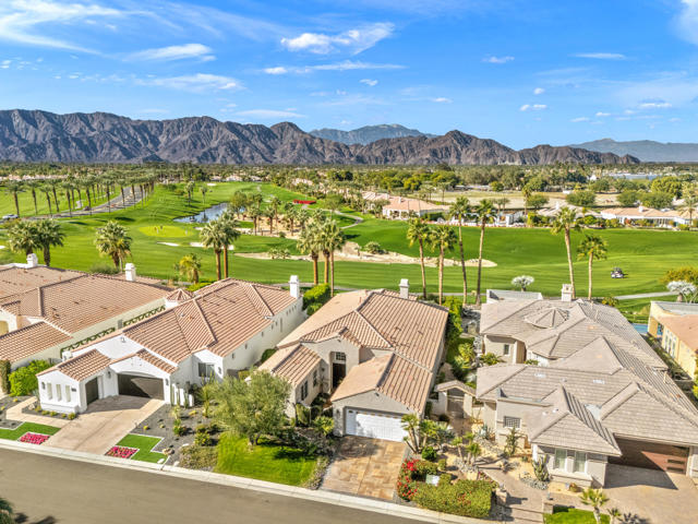 50605 Verano Drive, La Quinta CA: https://media.crmls.org/mediaz/d56dbf19-4c03-42a6-aecd-a21989d7c521.jpg