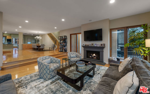 4115 Roma Court, Marina del Rey CA: https://media.crmls.org/mediaz/d56eb82d-bed4-4b8c-bc27-27ab72a98a26.jpg