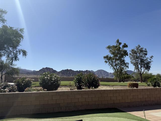 60375 Living Stone Drive, La Quinta CA: https://media.crmls.org/mediaz/d56f956e-204e-4791-83b9-02c41bbb2e47.jpg