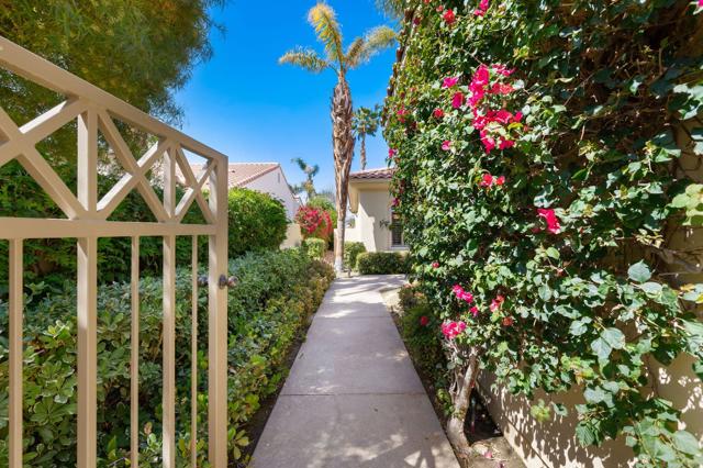80080 Riviera, La Quinta CA: https://media.crmls.org/mediaz/d5702d78-a2d1-42ff-9c74-fa69b0a5f808.jpg