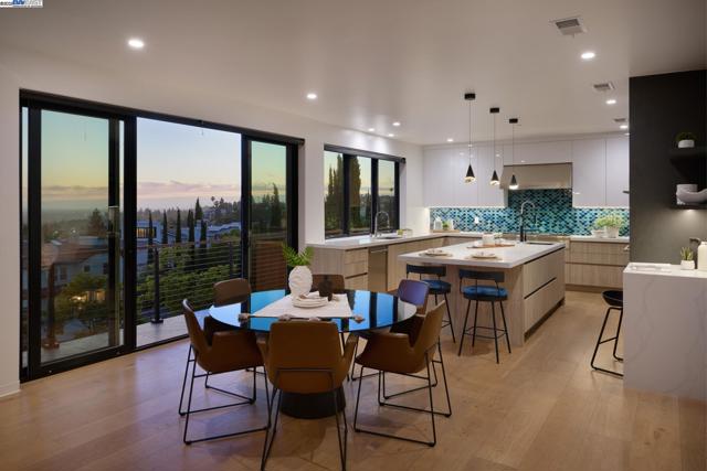 1615 Vinehill Court, Fremont CA: https://media.crmls.org/mediaz/d570d9a3-d2a1-4831-a72d-ef80c57166a8.jpg