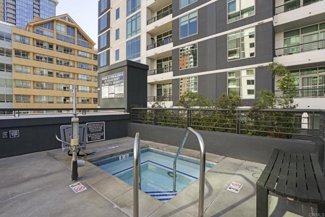 Image 24 of 28 For 425 Beech Street 521