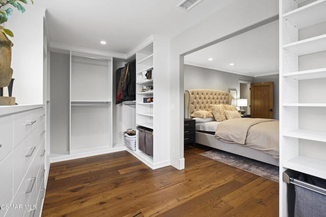 1658 La Granada Drive, Thousand Oaks CA: https://media.crmls.org/mediaz/d5711434-d0cb-4b53-bc04-49f7ee9b105d.jpg