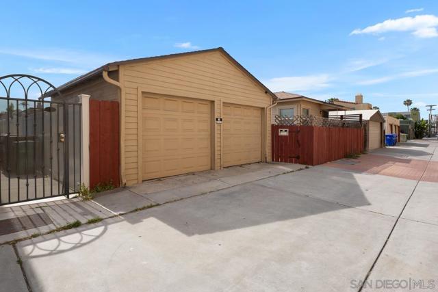 4365 Kansas, San Diego CA: https://media.crmls.org/mediaz/d57143dd-360b-4f2f-9143-d6c4f3ade764.jpg