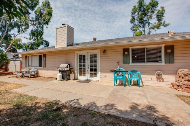 402 Porter St, Fallbrook, California 92028, 3 Bedrooms Bedrooms, ,2 BathroomsBathrooms,Single Family Residence,For Sale,Porter St,240019044SD