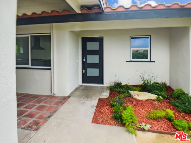 6820 Abbottswood Drive, Rancho Palos Verdes CA: https://media.crmls.org/mediaz/d5723e1d-0606-4604-80c1-88468b5dcee0.jpg