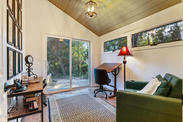 5321 Alta Canyada Road, La Canada Flintridge CA: https://media.crmls.org/mediaz/d5725553-f2b4-42f7-a795-4d51859e3fd8.jpg