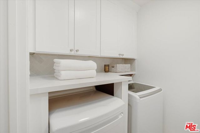 625 S Berendo Street, Los Angeles CA: https://media.crmls.org/mediaz/d572938c-799c-4201-970f-1e9f69cf0bee.jpg