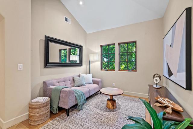 11860 Francemont Drive, Los Altos Hills CA: https://media.crmls.org/mediaz/d572f798-7e42-4515-ba90-2ec839a7d0c9.jpg