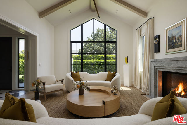 1628 Georgina Avenue, Santa Monica CA: https://media.crmls.org/mediaz/d5732630-adc6-458b-a142-ad4009ea8ce1.jpg