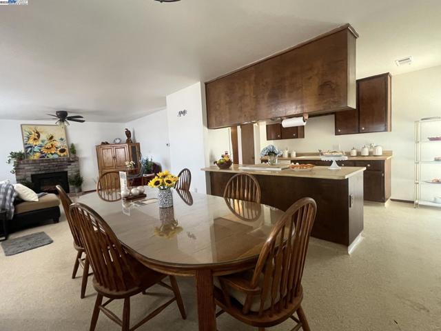 1290 Orange Ave, Patterson CA: https://media.crmls.org/mediaz/d5735351-1855-4dfc-83a1-beb2db22944c.jpg