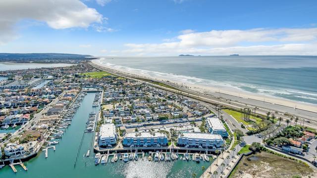 50 Montego Ct, Coronado CA: https://media.crmls.org/mediaz/d5743b89-1fa5-4e1d-b049-85cba357bb27.jpg