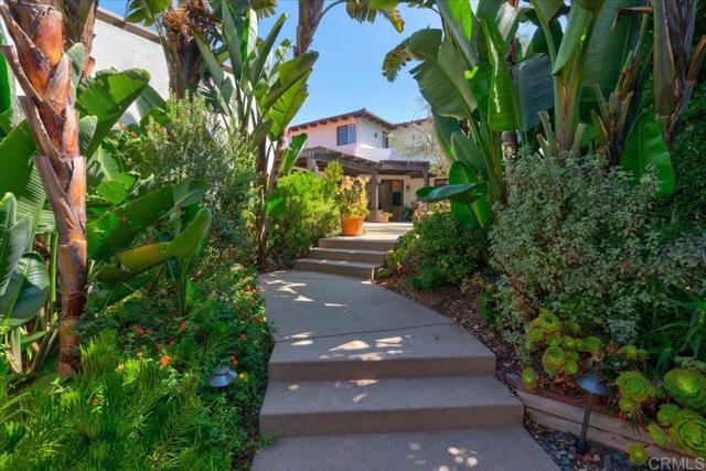 Detail Gallery Image 1 of 1 For 1371 Hygeia Ave, Encinitas,  CA 92024 - 4 Beds | 4/1 Baths