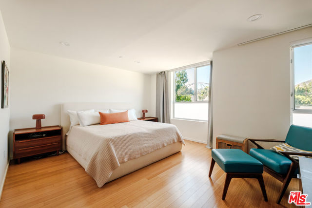 1220 N Orange Grove Avenue, West Hollywood CA: https://media.crmls.org/mediaz/d5748b5d-3959-4ad2-936d-856a5d06b3c7.jpg