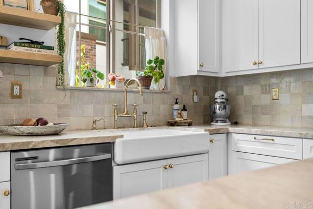 Detail Gallery Image 28 of 69 For 1763 Laurelwood Way, Oceanside,  CA 92057 - 3 Beds | 2/1 Baths