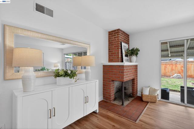 Image 4 of 32 For 15753 Via Sonata