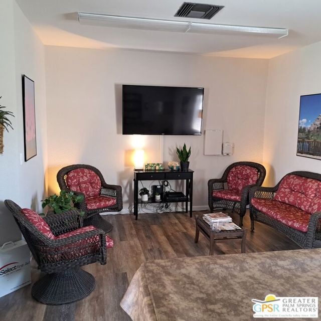 18555 Roberts Road, Desert Hot Springs CA: https://media.crmls.org/mediaz/d57572af-8504-402d-9b27-d609554c785a.jpg
