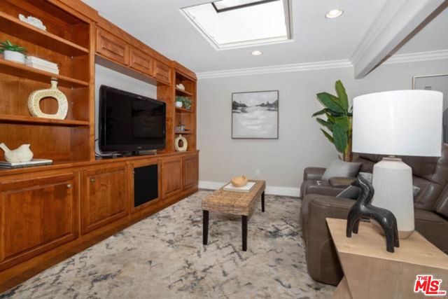 4732 Galicia Way, Oceanside CA: https://media.crmls.org/mediaz/d5757d7b-8383-4bec-acac-f2b48049f8f8.jpg