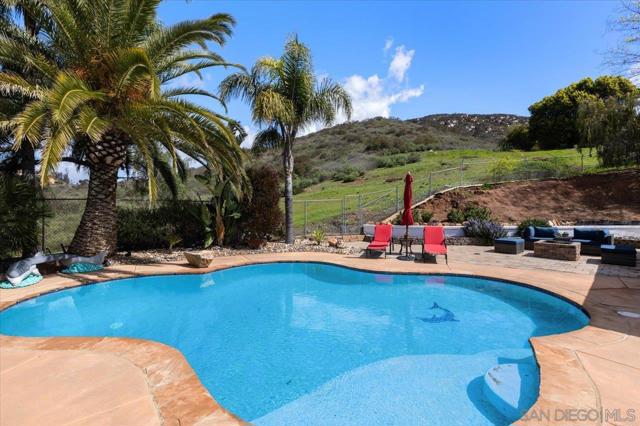 26036 38 Kaywood Terrace, Escondido CA: https://media.crmls.org/mediaz/d575809a-1d15-4975-9995-70447d84dd86.jpg