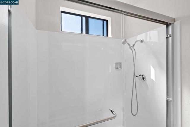 1050 Mohr Ln, Concord CA: https://media.crmls.org/mediaz/d575af97-8ef9-4029-a86f-70ba17c257e4.jpg