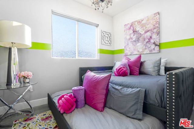 5853 Vineland Avenue, North Hollywood CA: https://media.crmls.org/mediaz/d575b423-7571-4cd2-88b4-4bbf86220a35.jpg