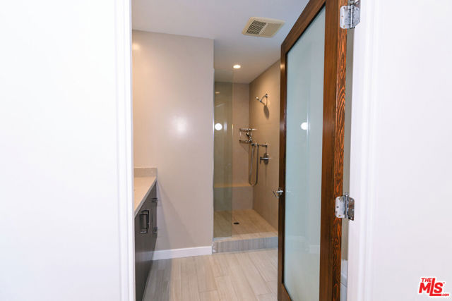 3423 Scadlock Lane, Sherman Oaks CA: https://media.crmls.org/mediaz/d575b512-6640-4417-97cd-61c34ca6cbcd.jpg
