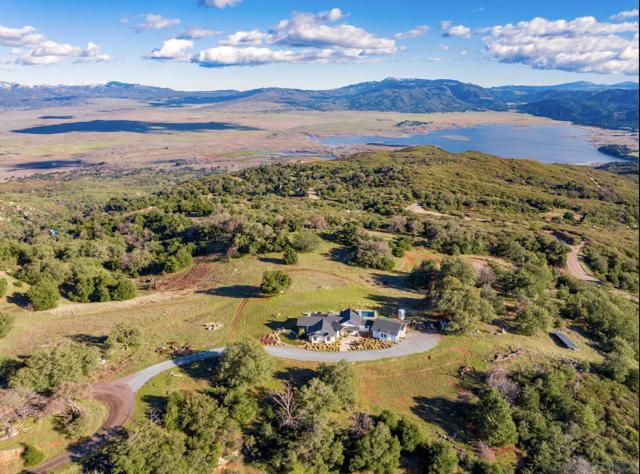 31071 Panorama Trail, Santa Ysabel CA: https://media.crmls.org/mediaz/d575dd74-5280-4356-bbb9-b777674653aa.jpg