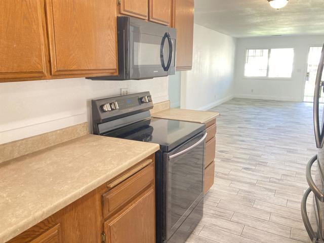 11007 Larkridge Street, Santee CA: https://media.crmls.org/mediaz/d5760698-1f79-4370-893d-d510bb6c13b7.jpg