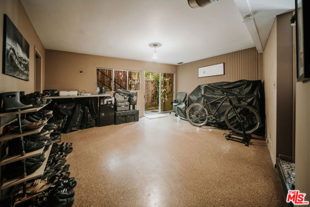 630 Hightree Road, Santa Monica CA: https://media.crmls.org/mediaz/d5763f4e-9f70-4c53-800f-2d1e35933e86.jpg