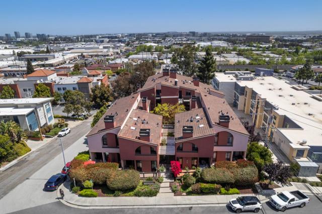 1 Laurel Street, San Carlos CA: https://media.crmls.org/mediaz/d5768042-5cfd-432d-819b-b1e7db779a95.jpg